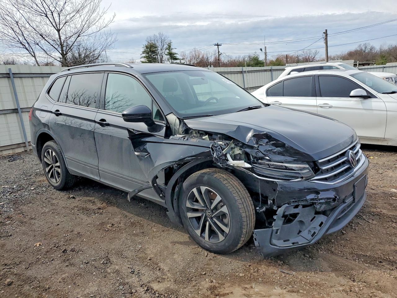 2022 Volkswagen Tiguan S - Фото 4