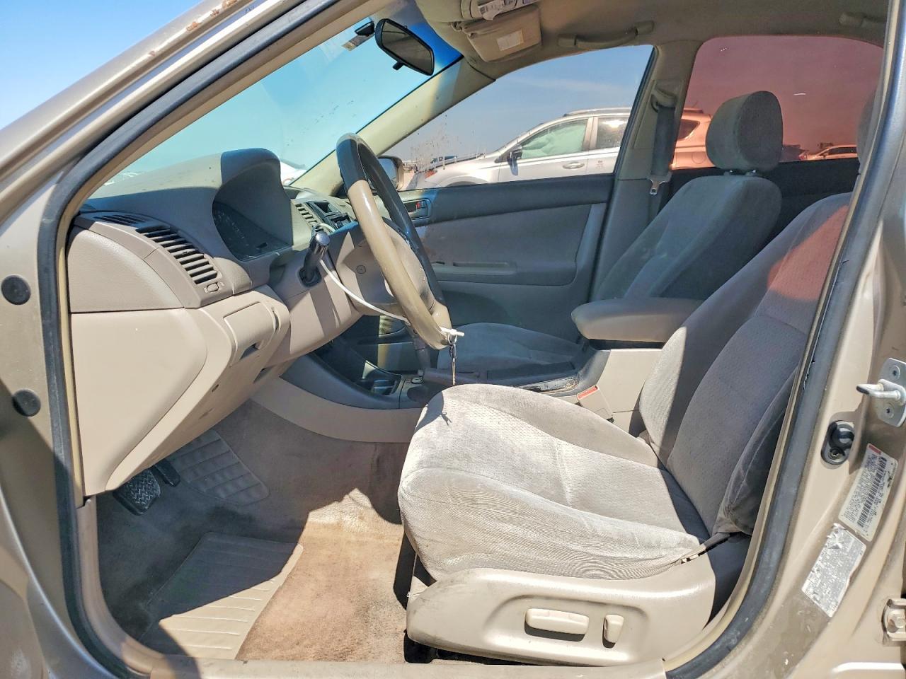 2022 Toyota Camry Le - Image 7