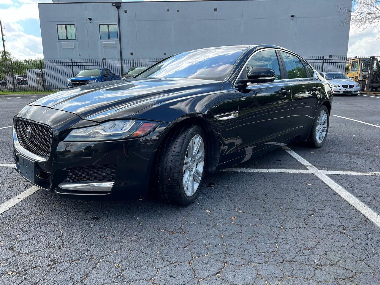 2016 Jaguar Xf Premium - Фото 2