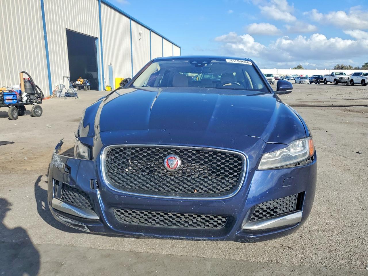 2016 Jaguar Xf Premium - Фото 5