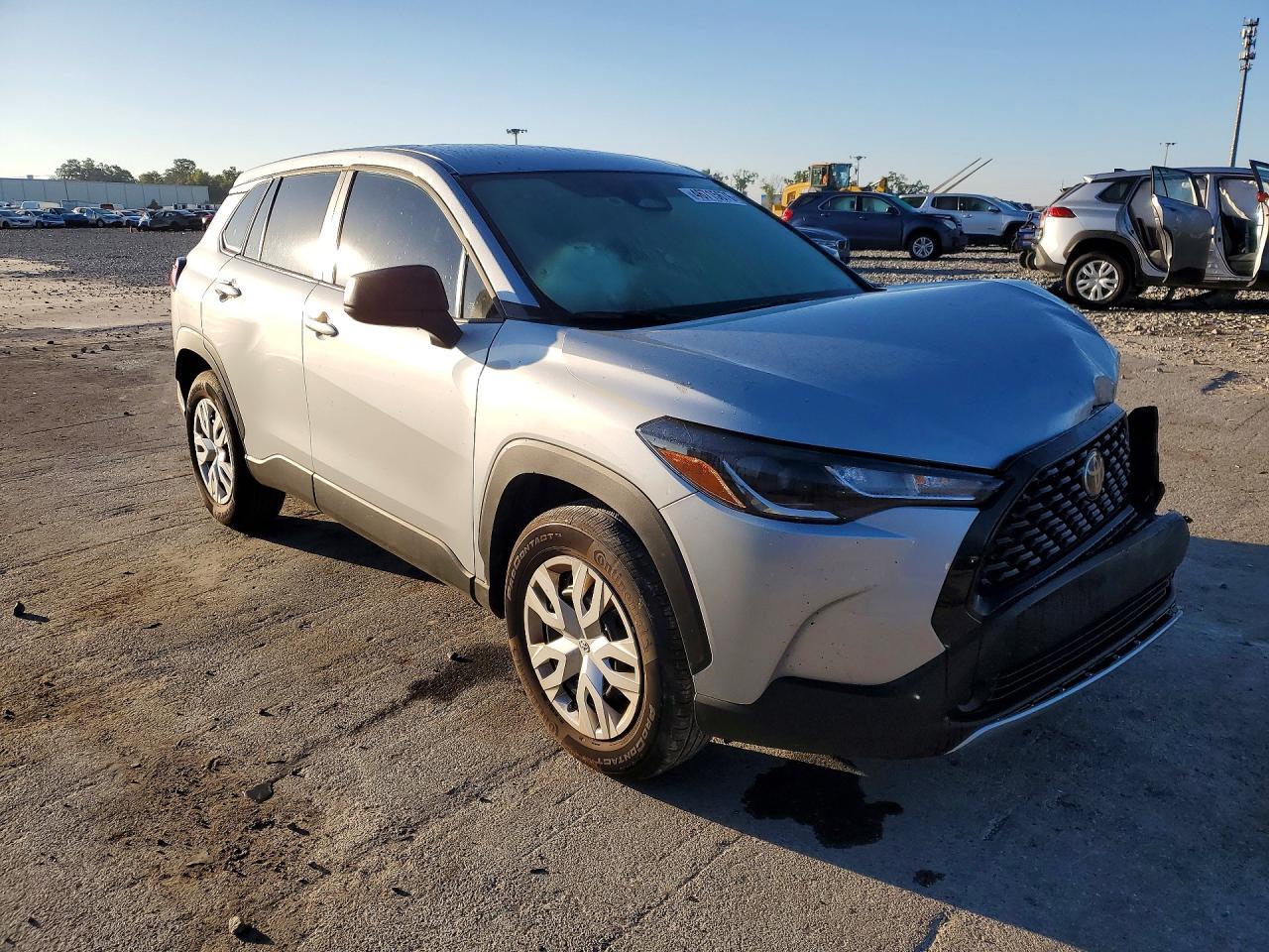 2025 Toyota Corolla Cross L - Фото 4