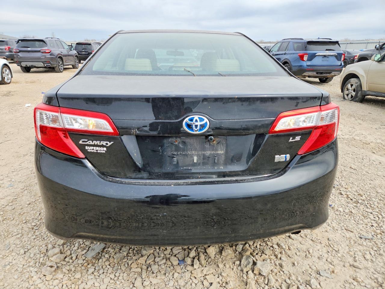 2012 Toyota Camry Hybrid Le - Image 6
