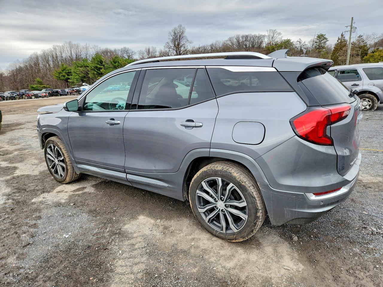 2019 GMC Terrain Denali - Image 2