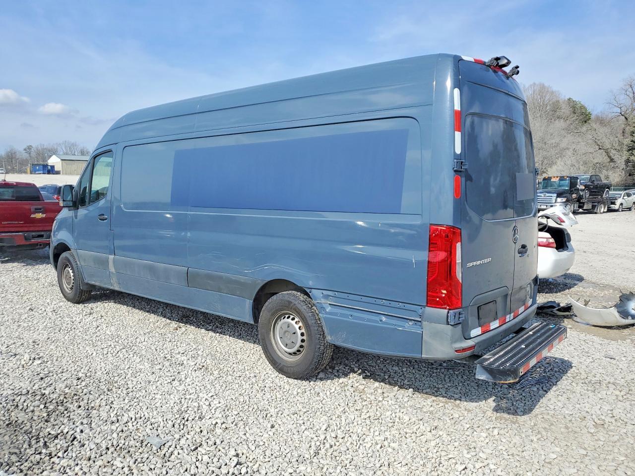 2019 Mercedes Benz Sprinter 2500/3500 Delivery Van - Фото 2