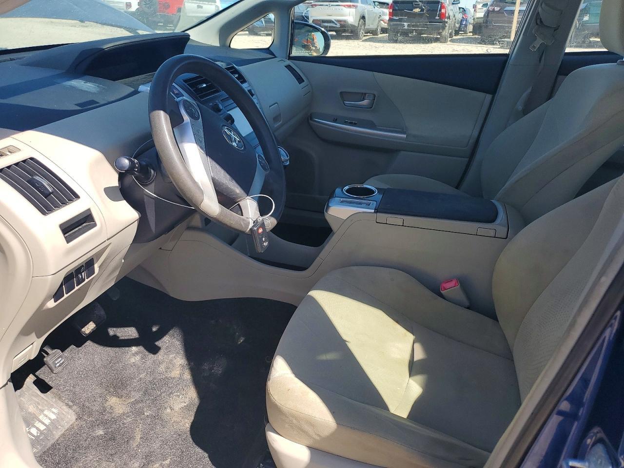 2012 Toyota Prius V Three - Фото 7