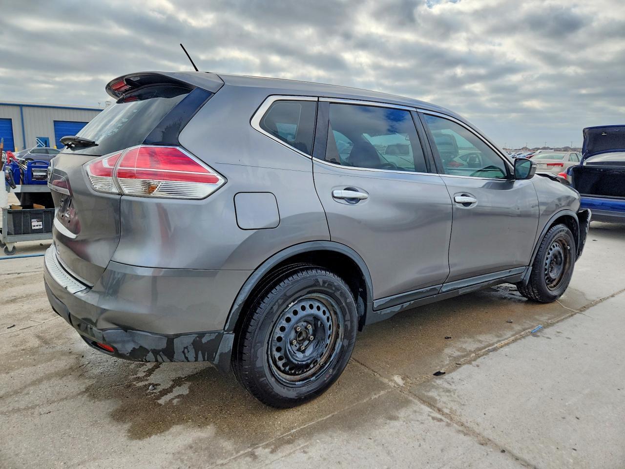 2015 Nissan Rogue S - Image 3