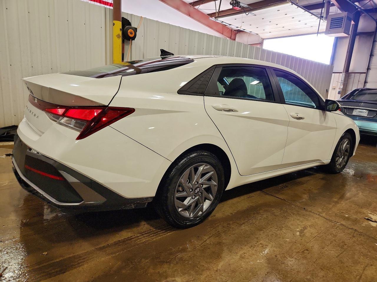 2024 Hyundai Elantra Sel - Фото 3