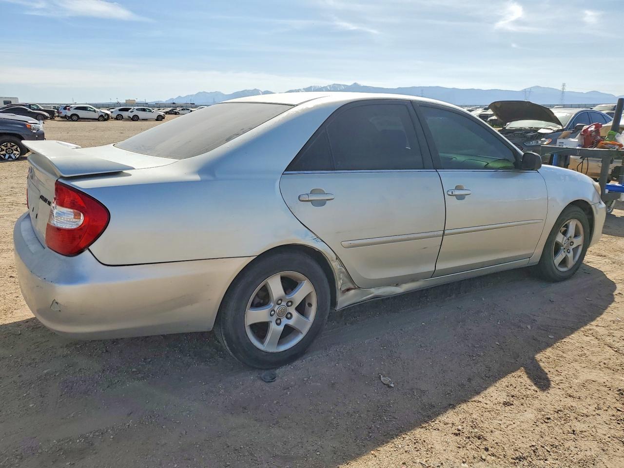2004 Toyota Camry Se - Фото 3
