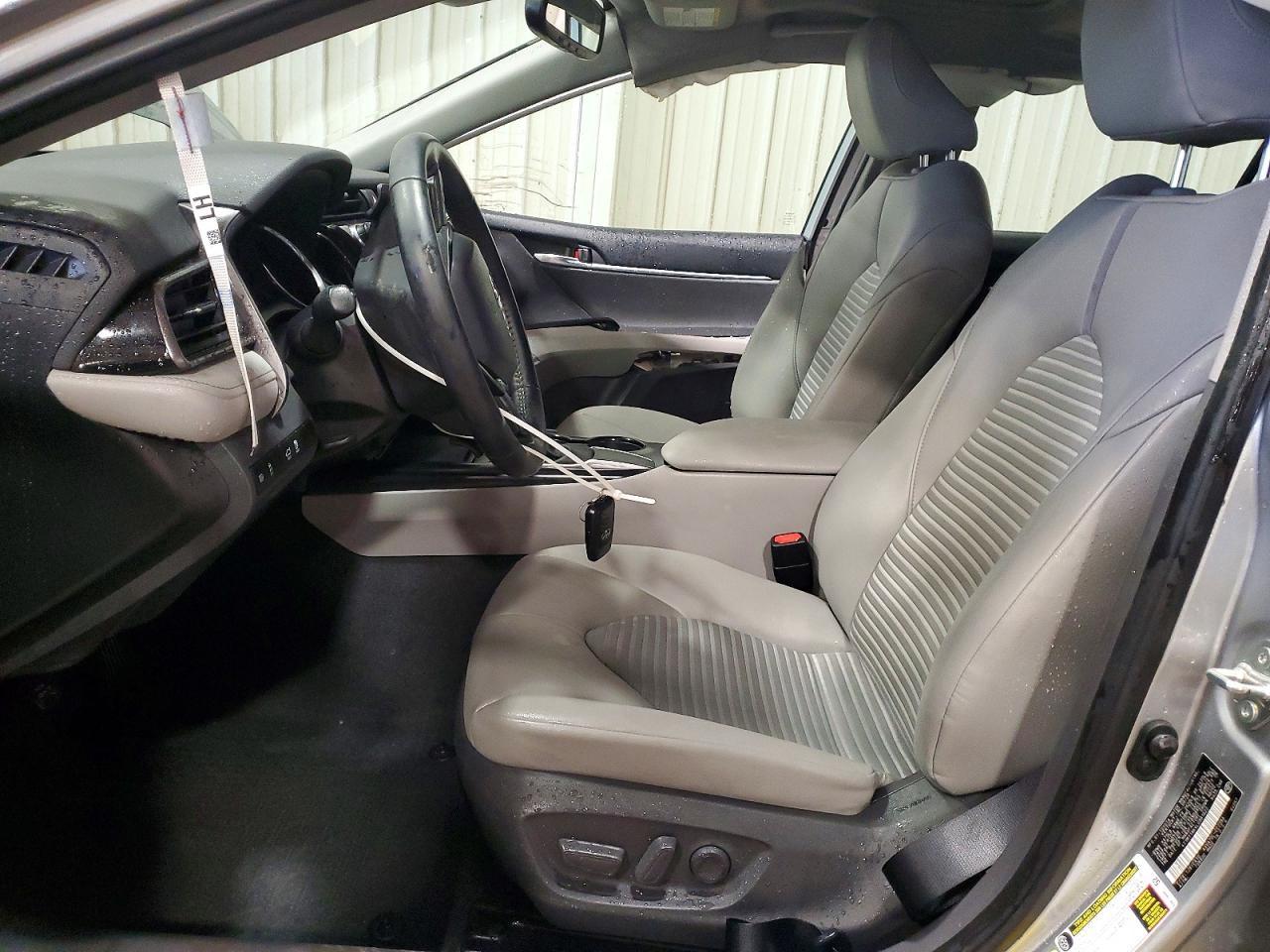 2020 Toyota Camry Se - Фото 7