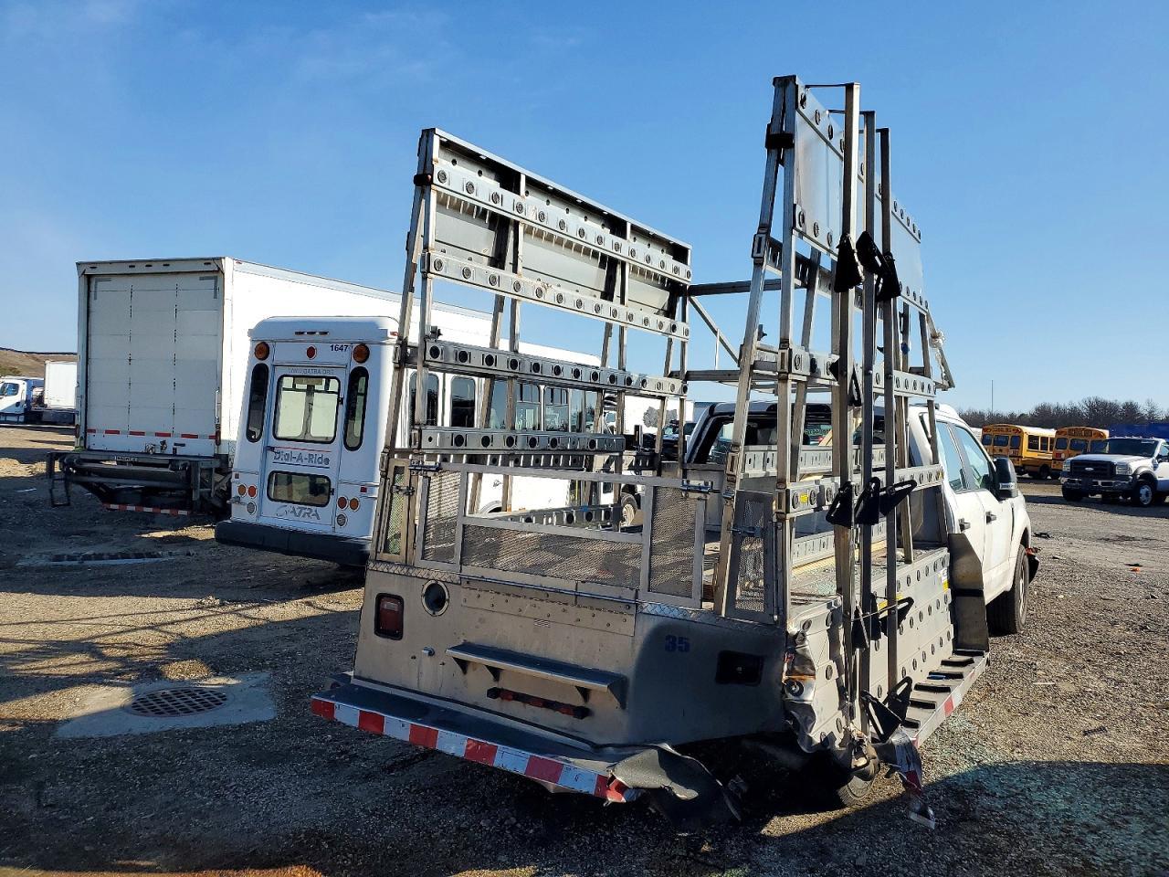 2018 Ford F350 Super Duty - Image 4