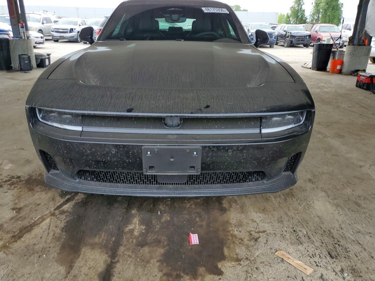 2025 Dodge Charger Daytona R - Image 5