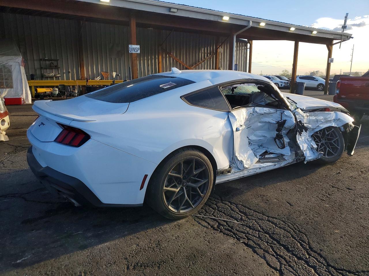 2024 Ford Mustang Gt 5.0L V-8 - Фото 3