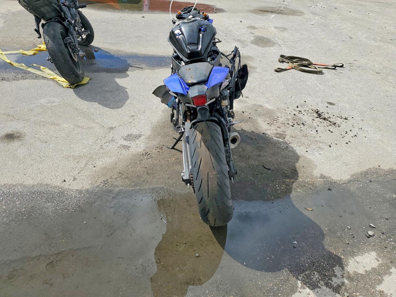 2024 Yamaha Yzfr7 - Фото 4