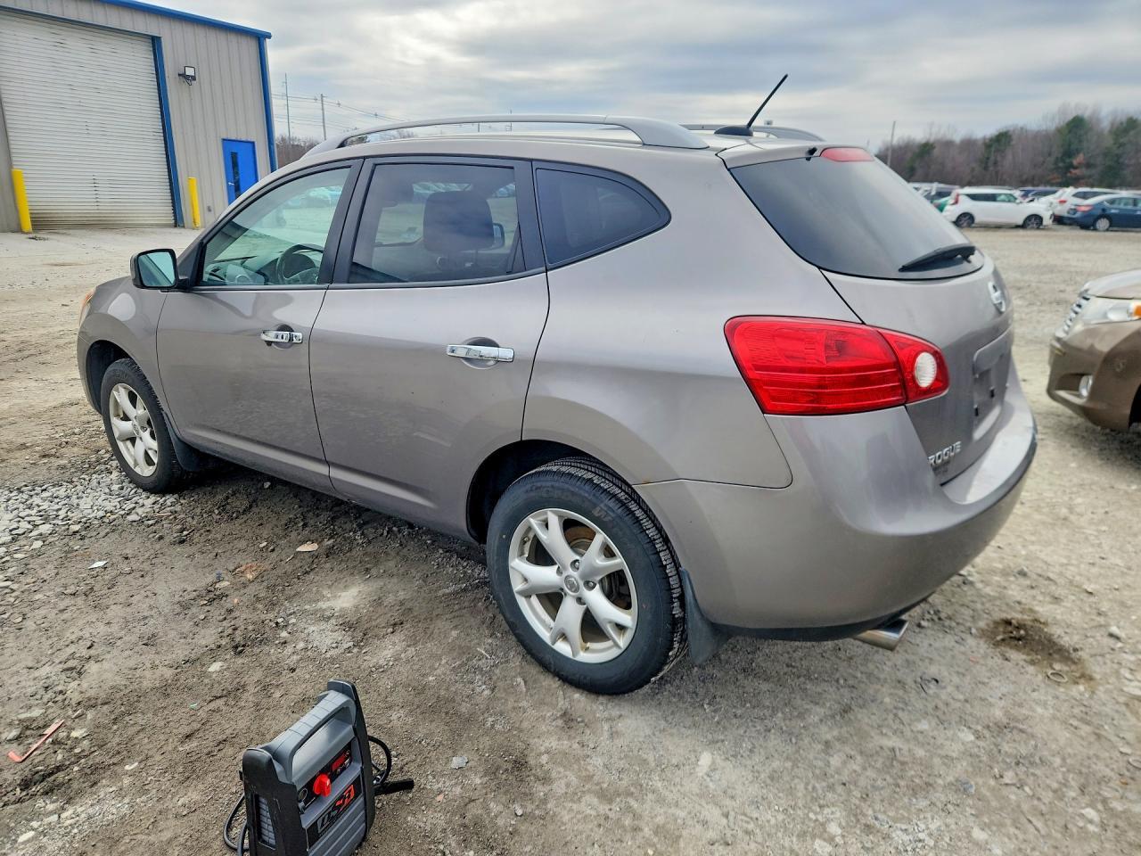 2010 Nissan Rogue S - Image 2