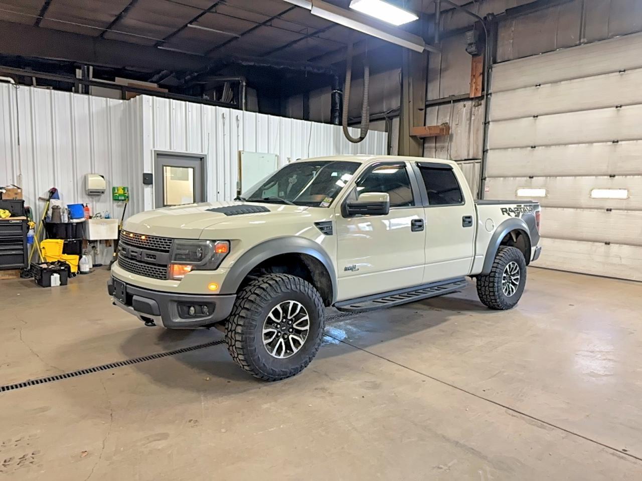 2013 Ford F150 Svt Raptor - Фото 2
