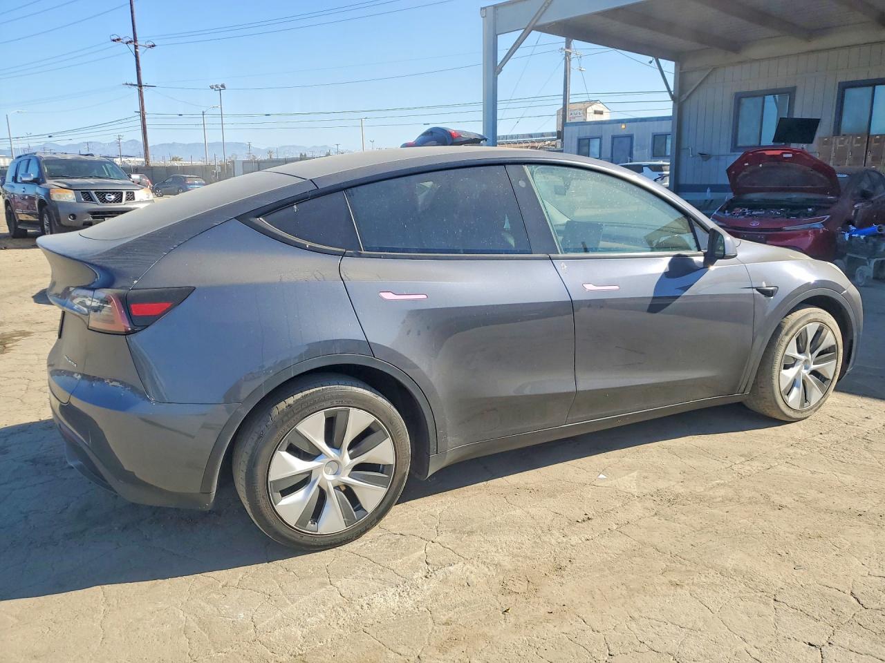 2023 Tesla Model Y - Фото 3