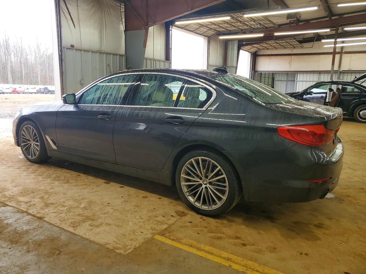 2019 BMW 530 I - Image 2