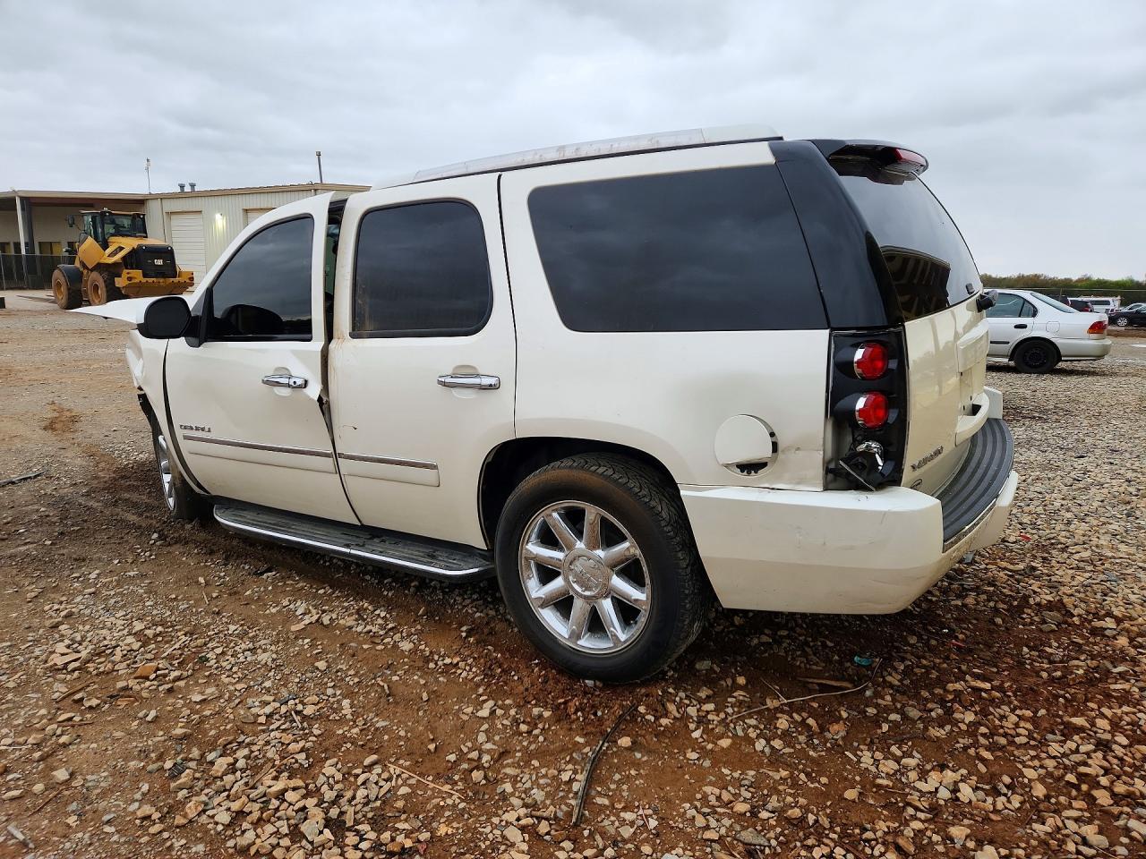 2013 GMC Yukon Denali - Фото 2