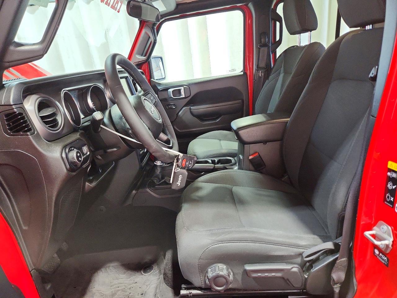 2023 Jeep Gladiator Sport - Image 7