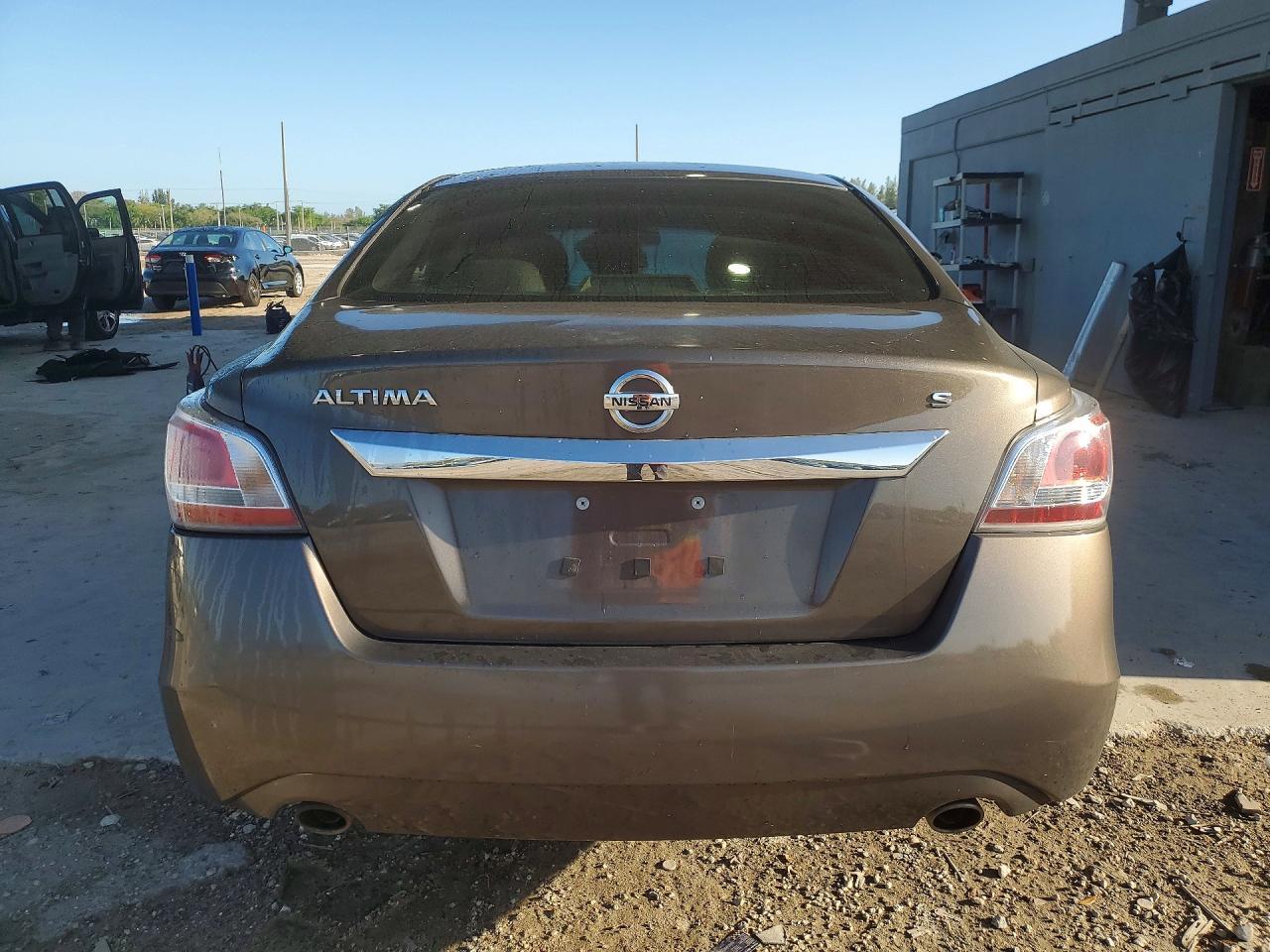 2015 Nissan Altima 2.5 S - Фото 6