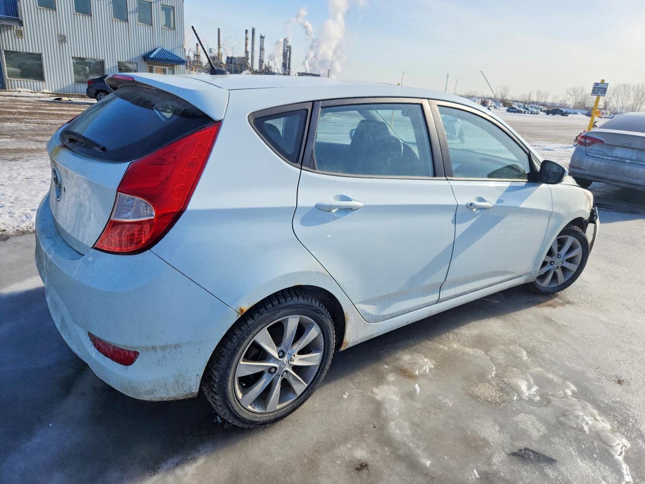 2012 Hyundai Accent Se - Фото 3