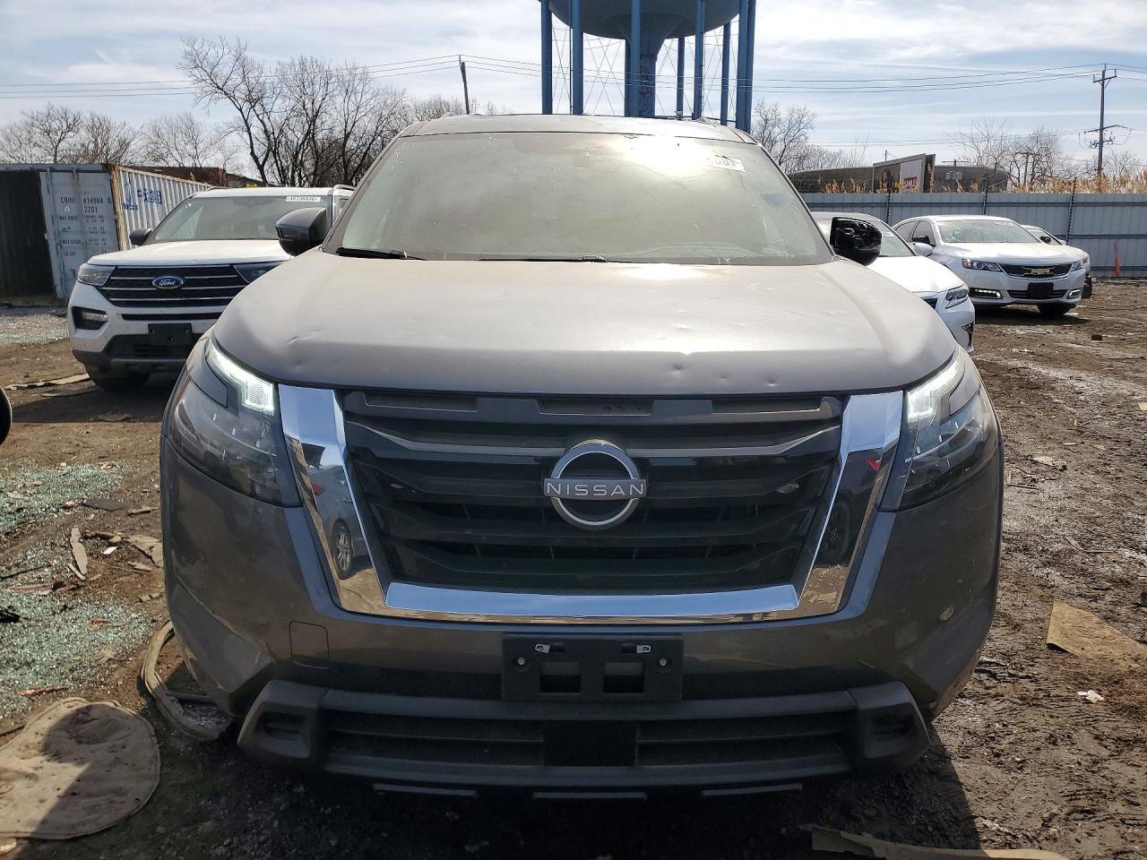 2025 Nissan Pathfinder Sv - Image 5