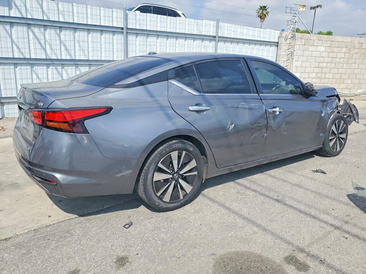 2021 Nissan Altima 2.5 Sv - Image 3