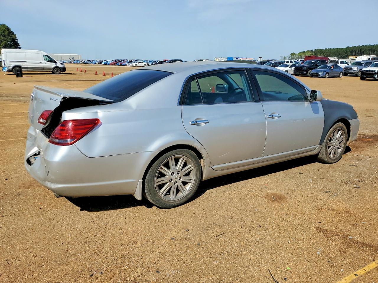 2008 Toyota Avalon Limited - Фото 3