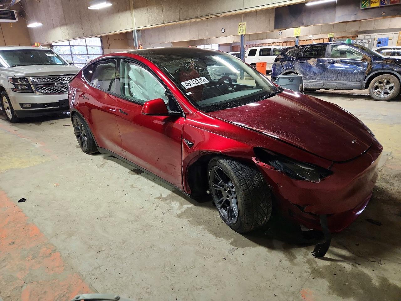 2025 Tesla Model Y - Фото 4