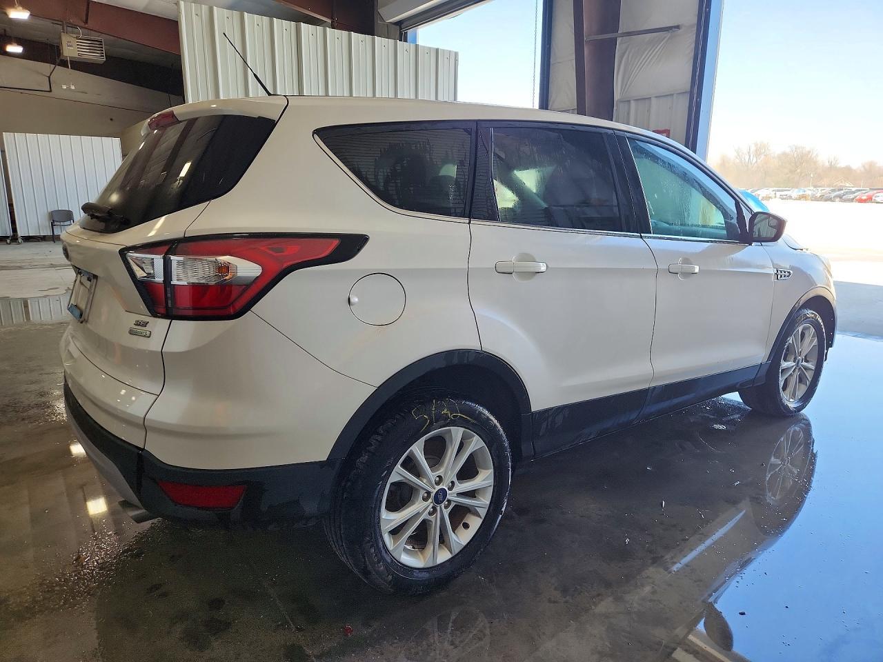 2017 Ford Escape Se - Фото 3