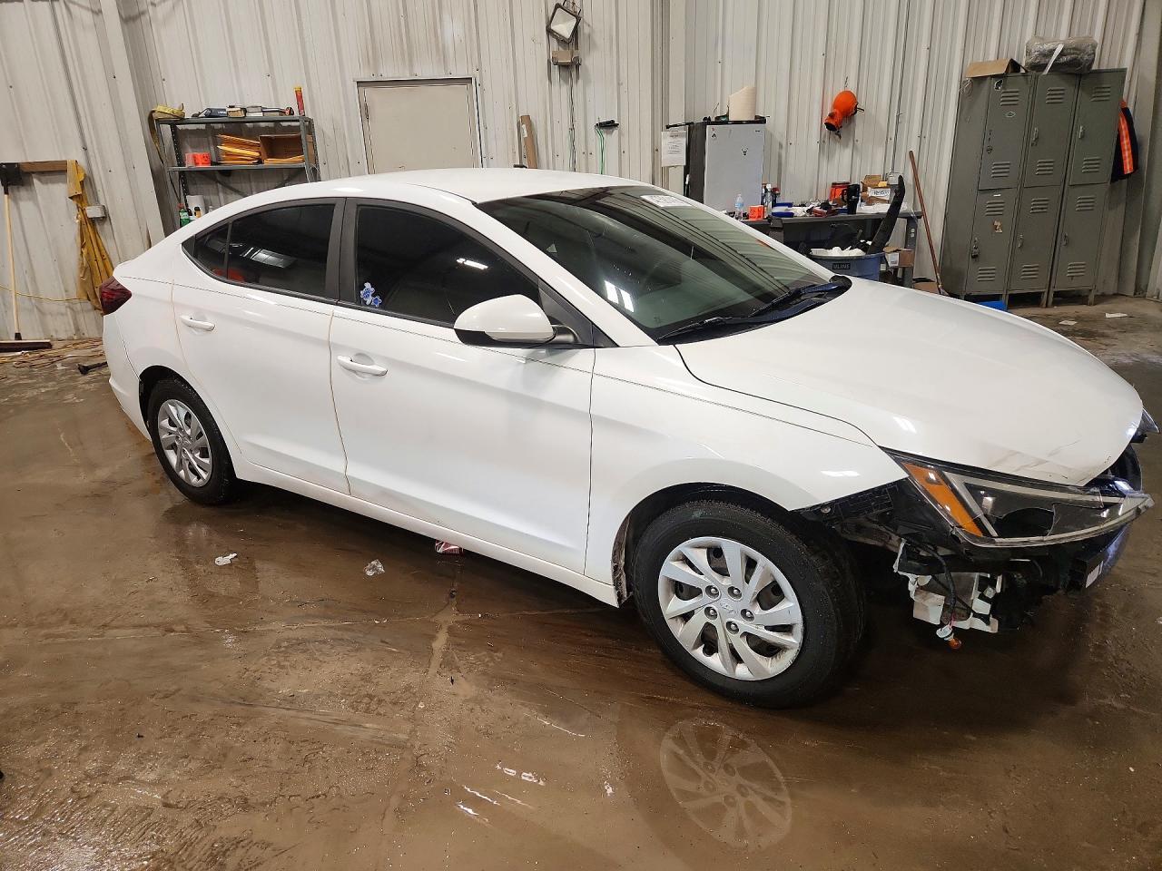 2019 Hyundai Elantra Se - Image 4