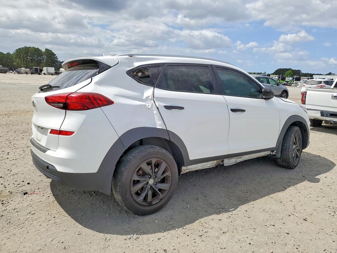 2021 Hyundai Tucson Value - Фото 3