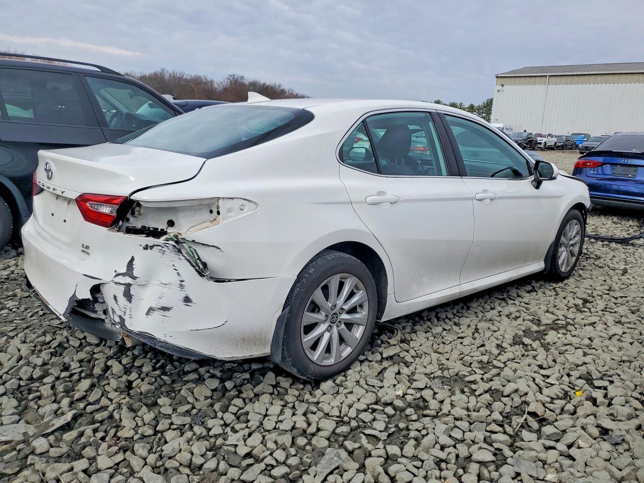 2020 Toyota Camry Le - Image 3