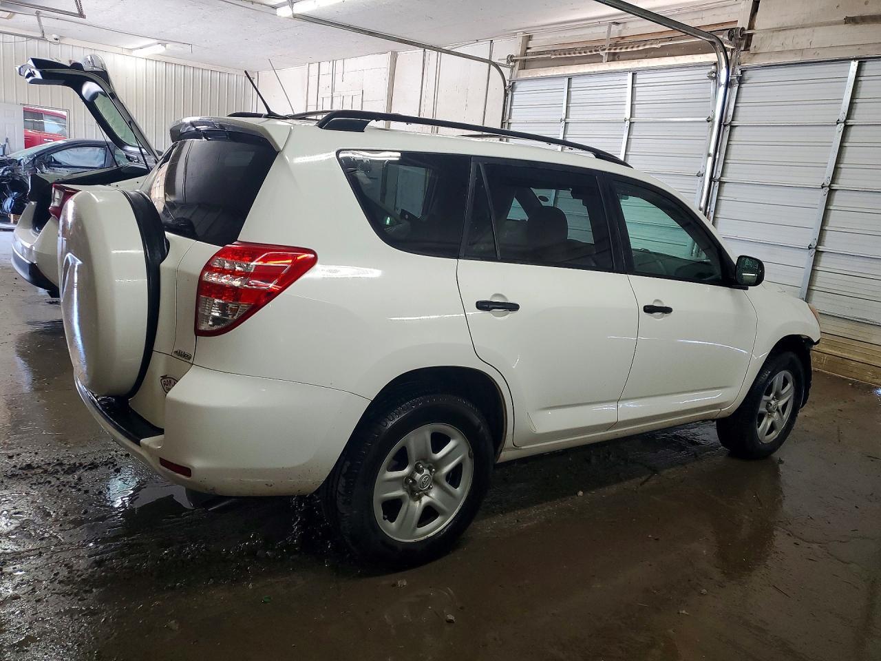 2012 Toyota Rav4 Base - Фото 3