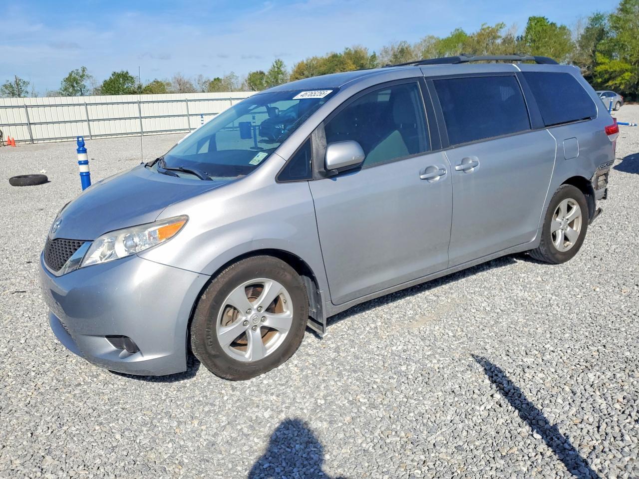 2013 Toyota Sienna Le 8-Passenger