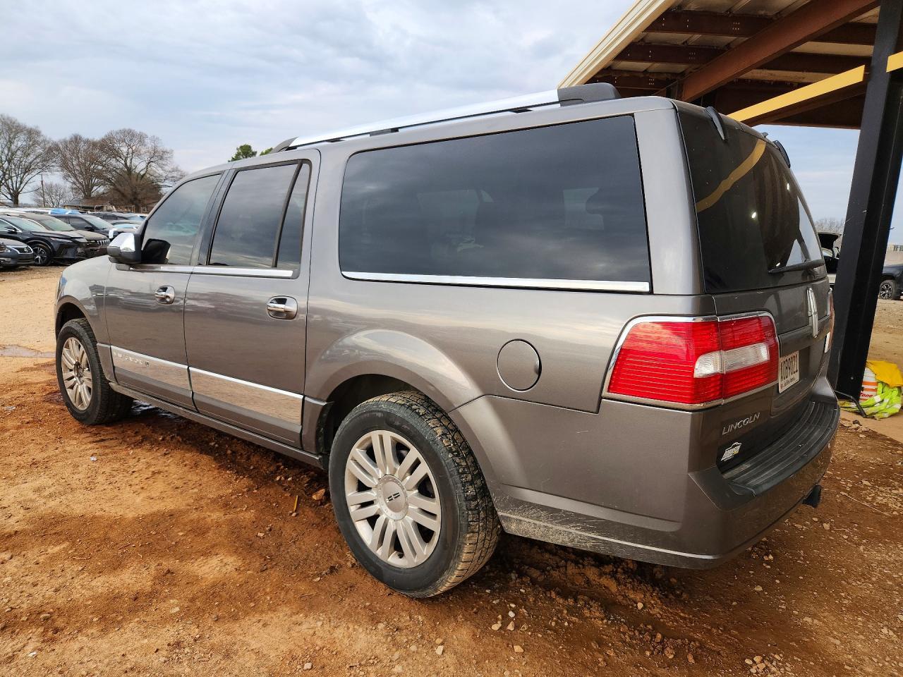 2012 Lincoln Navigator L - Image 2