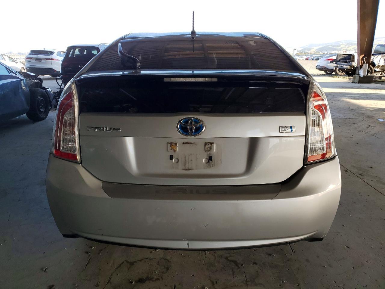 2013 Toyota Prius Two - Фото 6