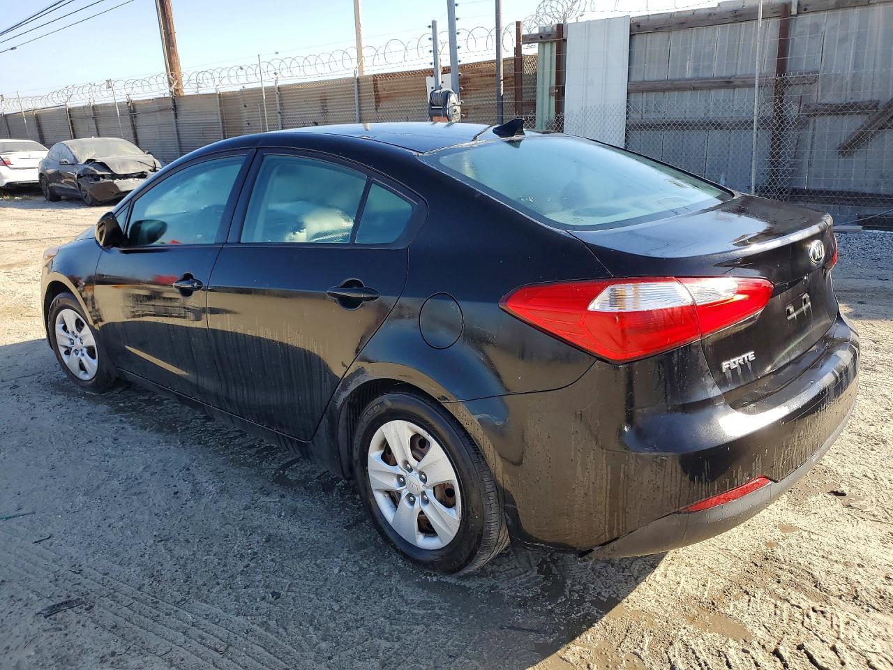 2016 Kia Forte Lx - Image 2
