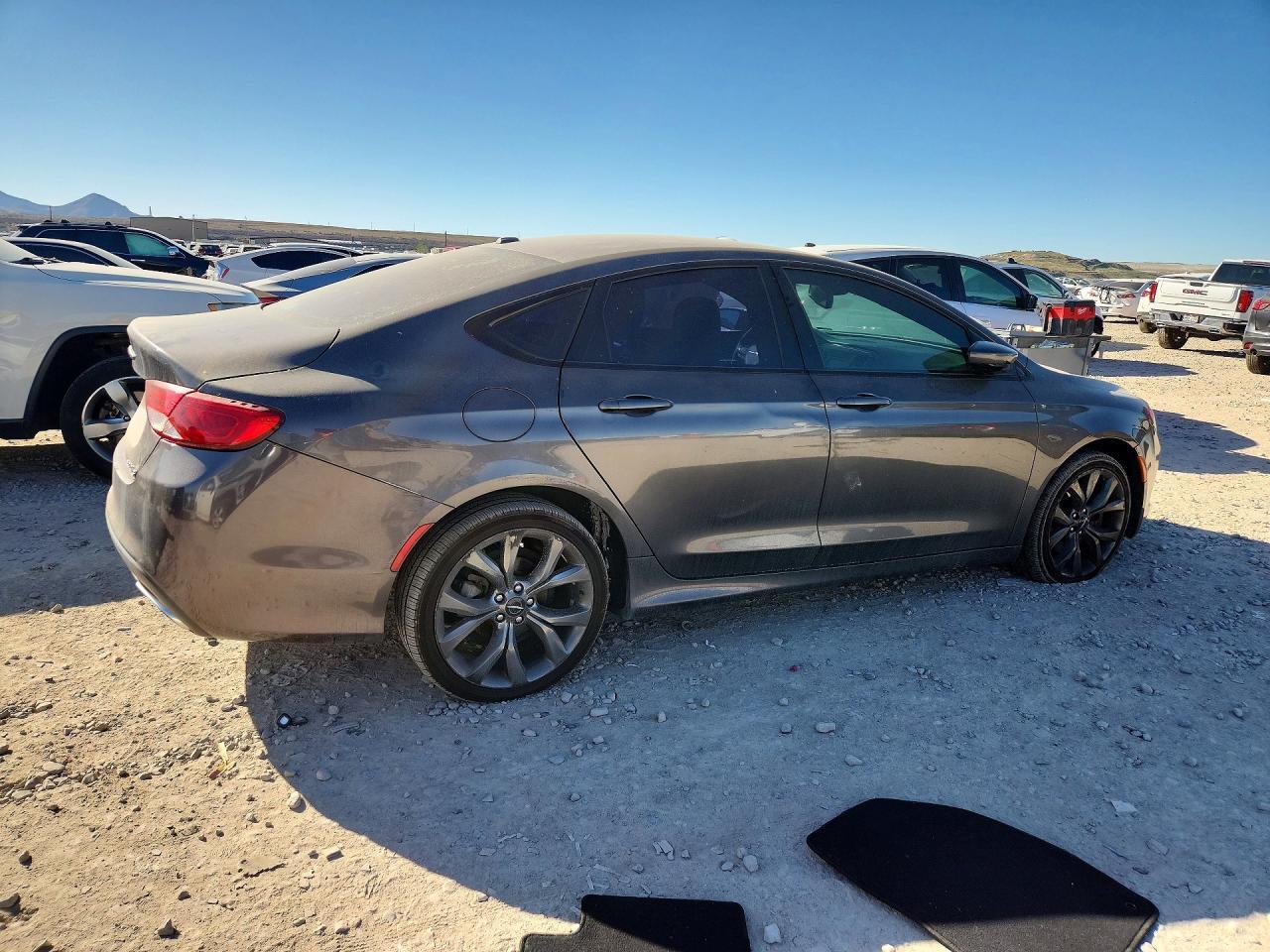 2015 Chrysler 200 S - Фото 3