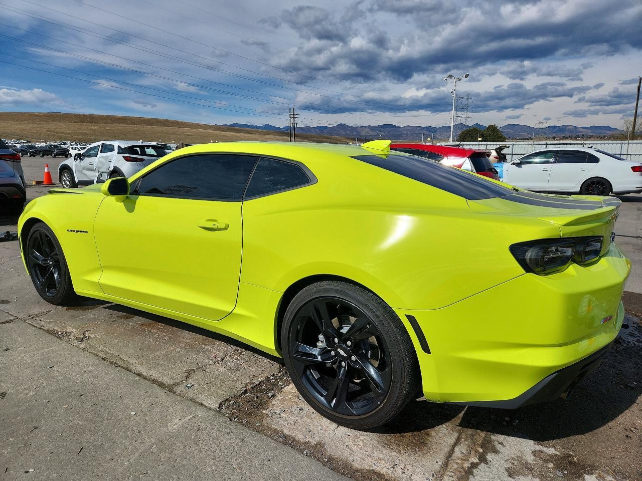 2019 Chevrolet Camaro Ls - Фото 2