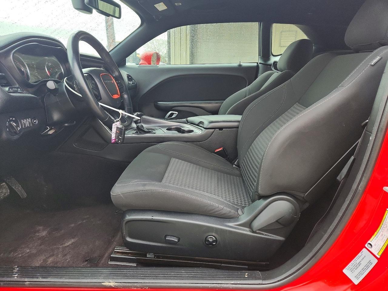 2017 Dodge Challenger R - Image 7