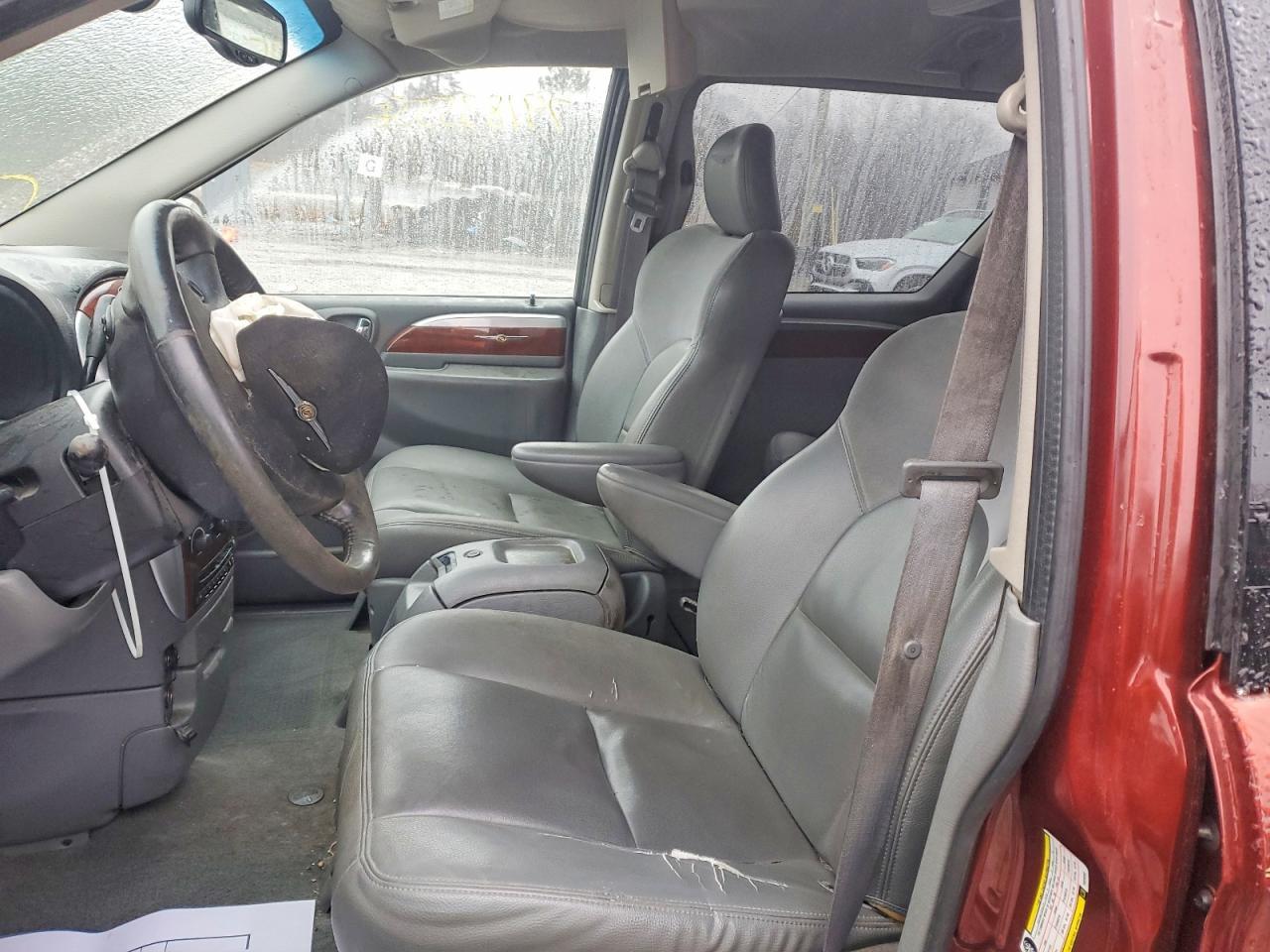 2007 Chrysler Town & Country Limited - Image 7