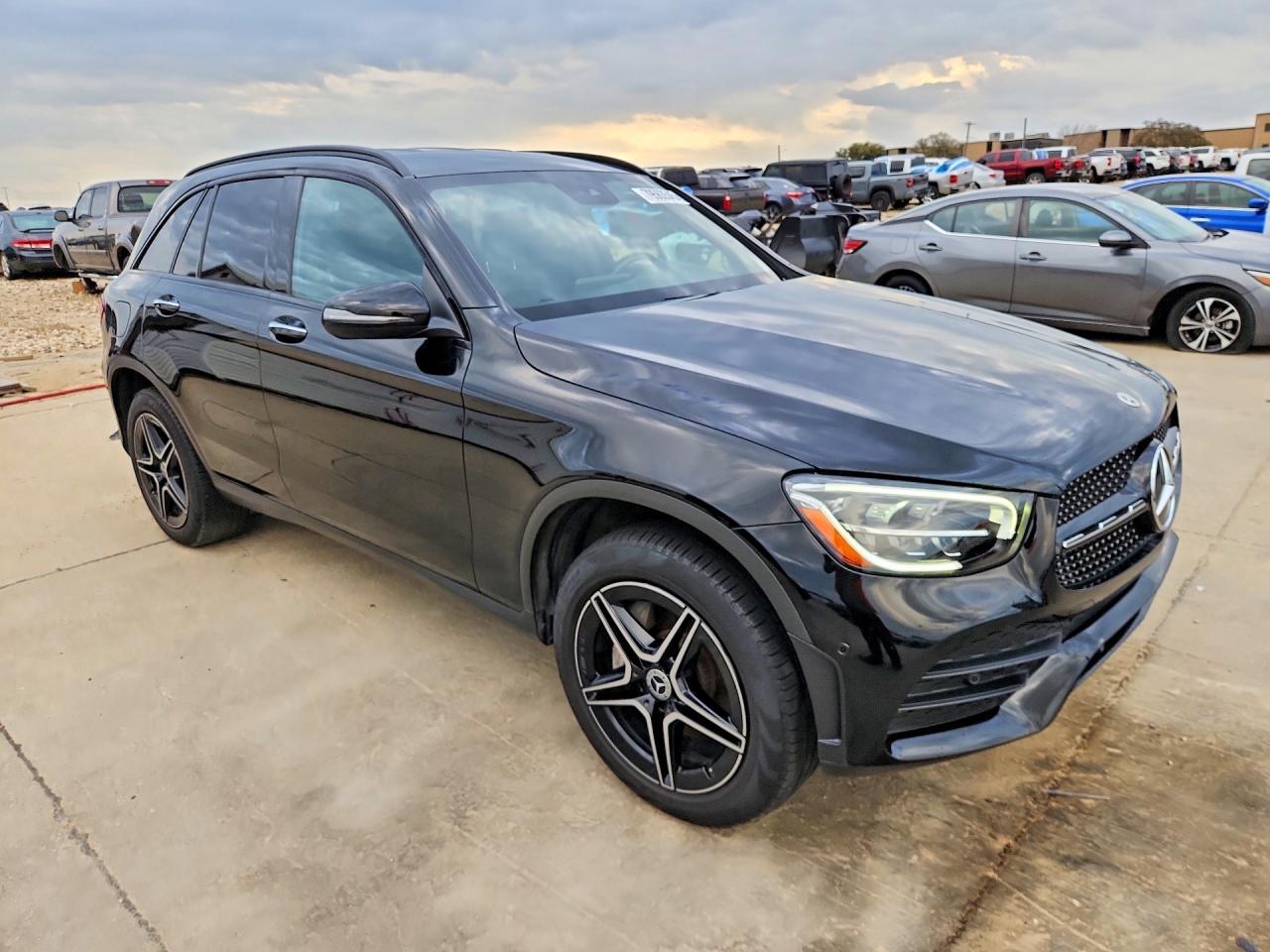 2022 Mercedes-Benz Glc 300 - Image 4
