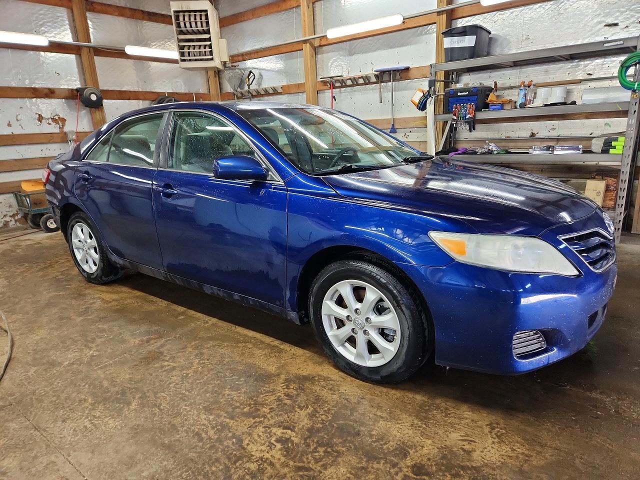 2011 Toyota Camry Le - Image 4