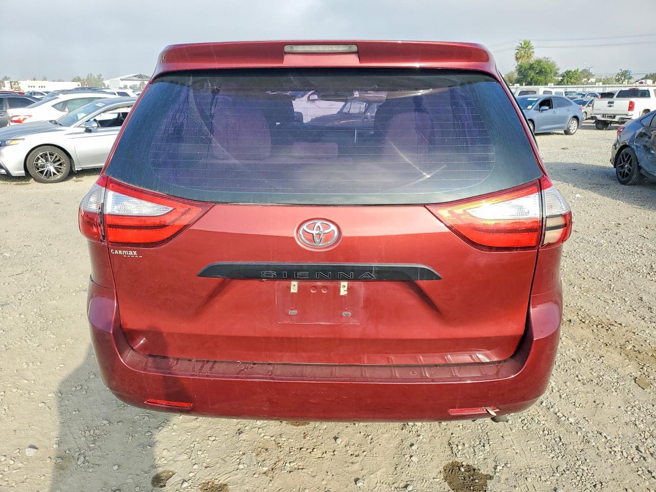 2017 Toyota Sienna L 7-Passenger - Фото 6