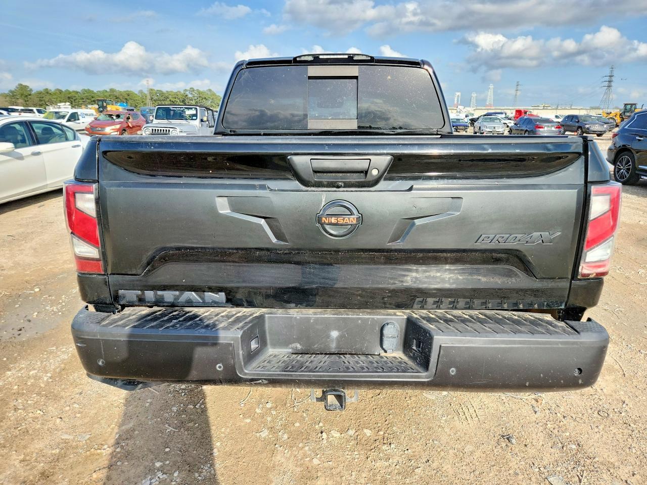 2021 Nissan Titan Pro-4X - Фото 6