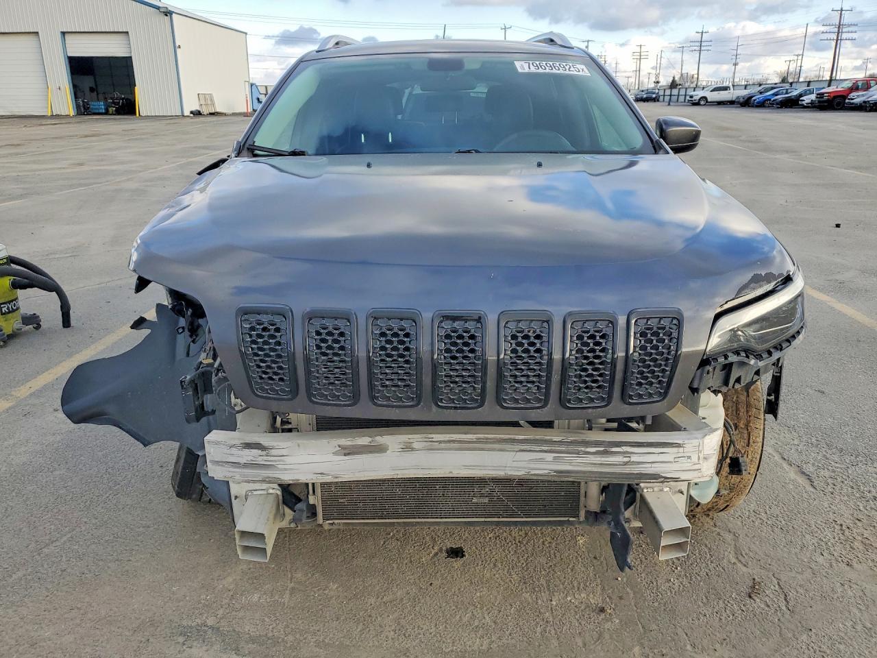 2019 Jeep Cherokee - Image 5