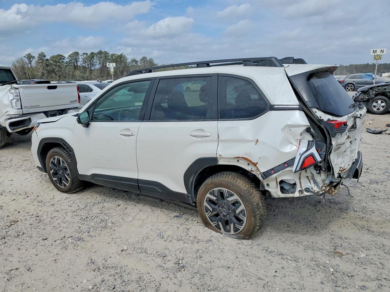 2025 Subaru Forester Premium - Фото 2