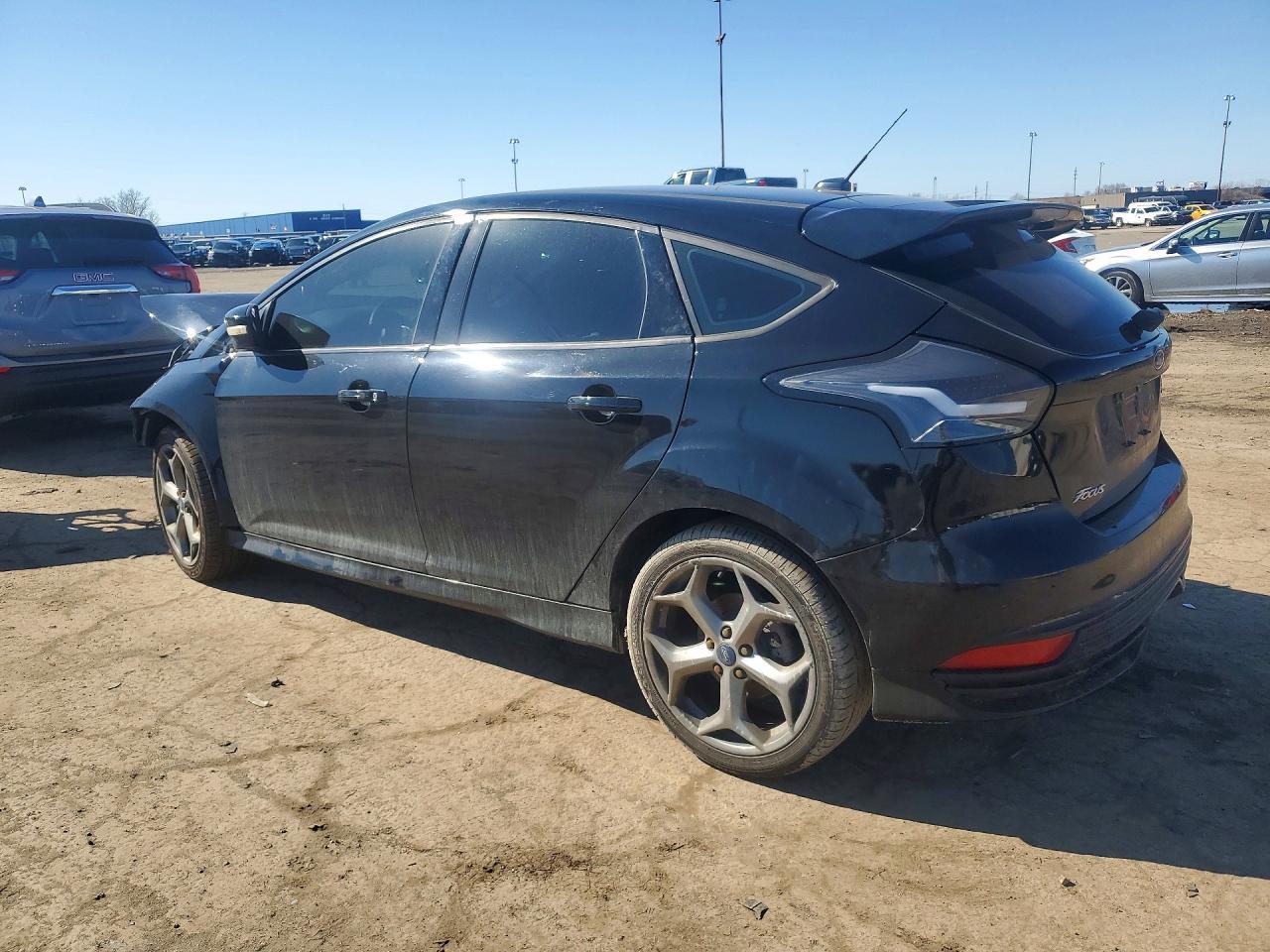 2017 Ford Focus St - Фото 2