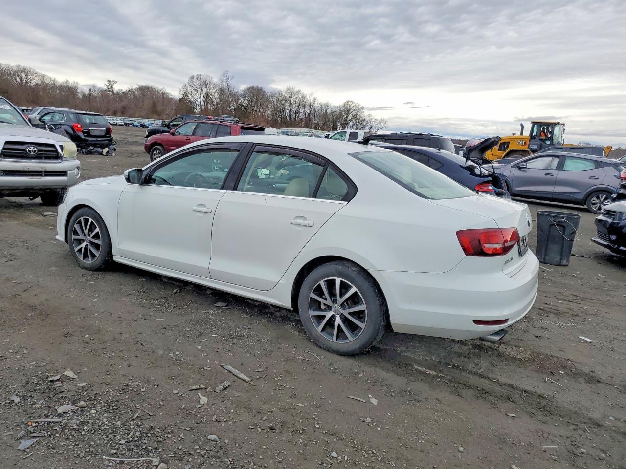 2017 Volkswagen Jetta Se - Фото 2